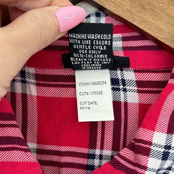TORRID Pink White Plaid Challis Camp Shirt Size 0X - Picture 12 of 12